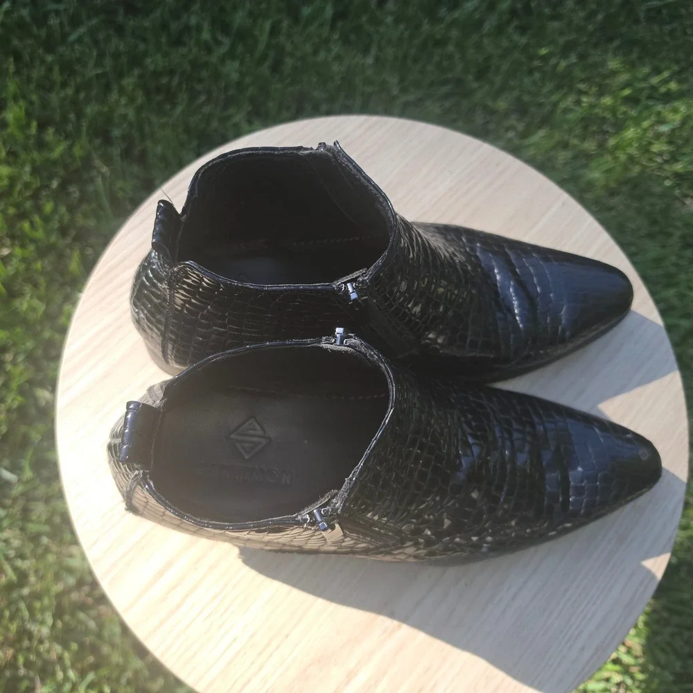 Black Crocodile Embossed Pointed Toe Ankle Boots Side Zip Low Heel Mens